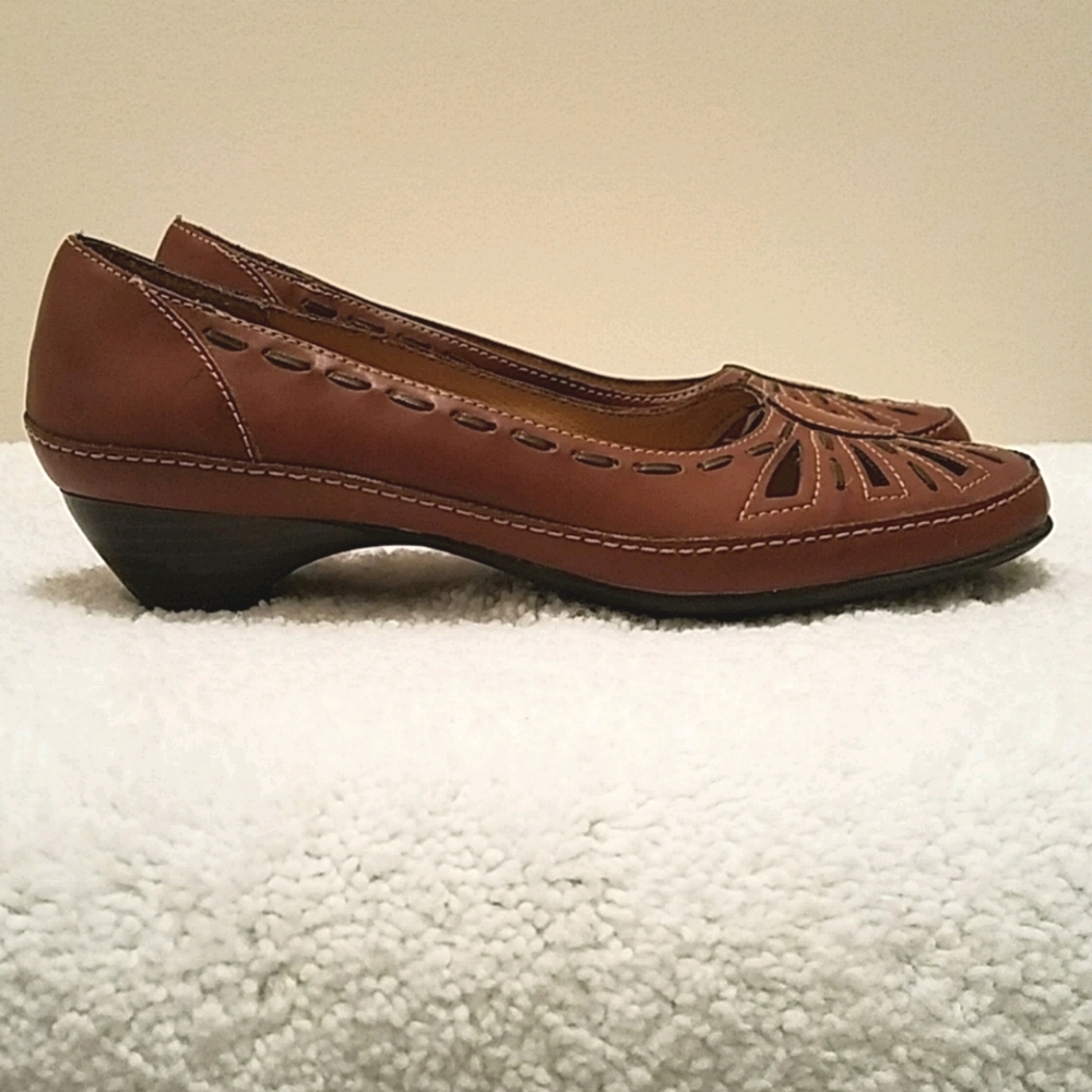 *5/$20* Nicole Brown Heels